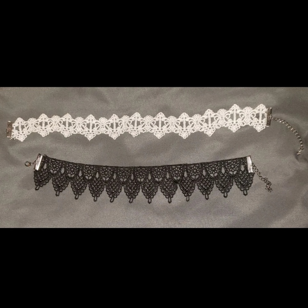 Necklace chokers